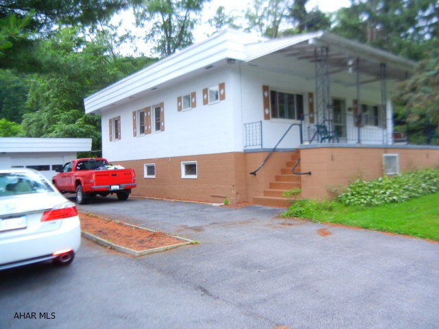 Maple Hollow - Residential