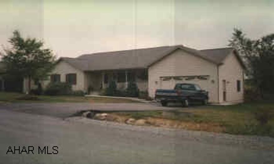 Newry Lane - left on CedarCrest, left on Valley View, Left on Hillside View Drive, House in second from last at end of cul-de-sac Gorgeous, spacious ranch in Applewood section of Penn Farms.  Vaulted ceilings, oak kitchen, jacuzzi tub, family room, finished basement, first floor laundry, Large 98 x 130 lot.  Seller will pay $3000 of Buyer's Closing Costs.
