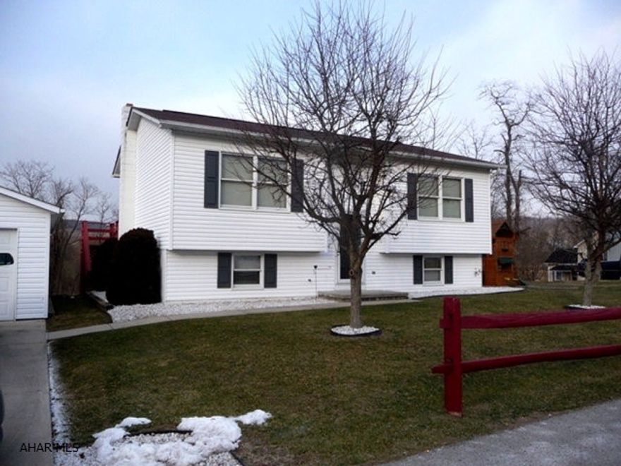 Very nice split level home on quiet street. Close to schools and shopping. Large detached garage and a great double deck. A must see!
