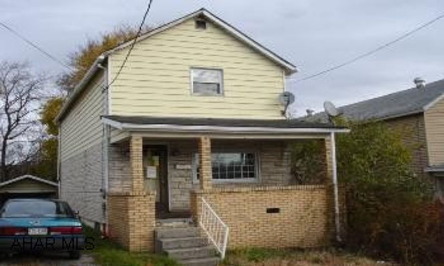 Property being marketed "As Is" Property being marketed "As Is".  Exterior aluminum top half with permastone on bottom half.  Buyer pays 2% transfer tax.  HomeSteps buyer bonus coupon.  Call for details!