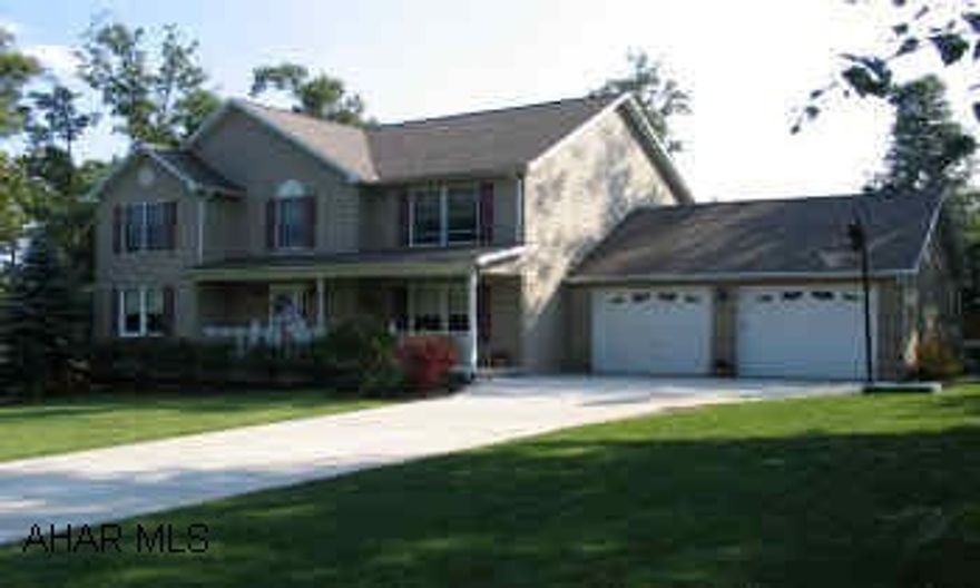 Traditional, shuttered 2-story home in nice neighborhood. Home Warranty included. Deed covenents for Ridgewood Heights apply.