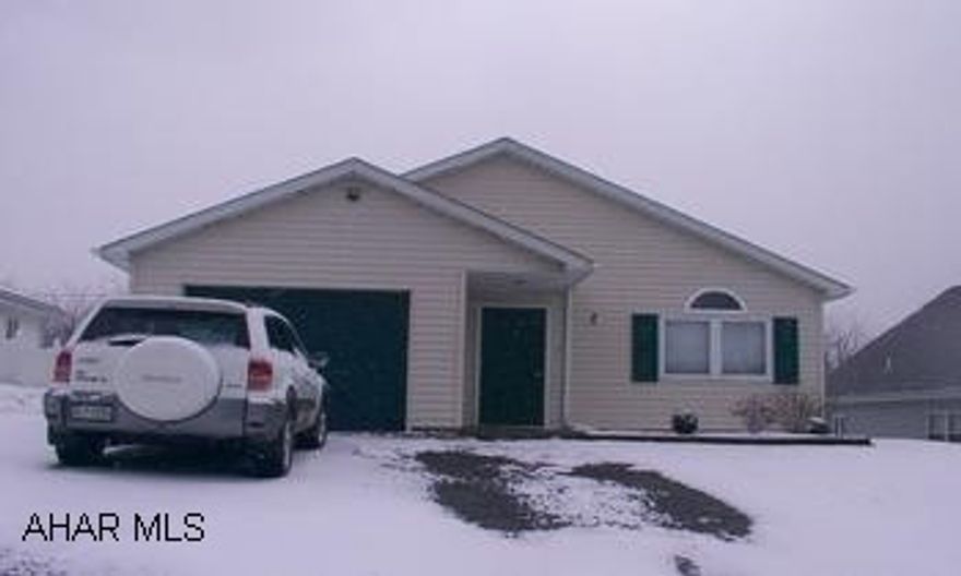 Darling immaculate ranch, new furnace, central air, skylights, Berber carpet, much larger than it looks, move in condition. Darling immaculate ranch, new furnace, central air, skylights, Berber carpet, much larger than it looks, move in condition.