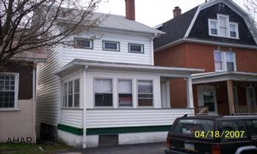 2 Story, 3 Bedroom, 1.5 Baths, Kichen, Dining Area, Formal LR, .5 Bath on 1st Floor, Full Basement, Wood & Vinyl Siding, Nice Lot, Off Street Parking, Low Taxes on 20x120 Lot!  With full price offer, Seller will pay all closing costs. 2 Story, 3 Bedroom, 1.5 Baths, Kichen, Dining Area, Formal LR, .5 Bath on 1st Floor, Full Basement, Wood & Vinyl Siding, Nice Lot, Off Street Parking, Low Taxes on 20x120 Lot!  With full price offer, Seller will pay all closing costs.