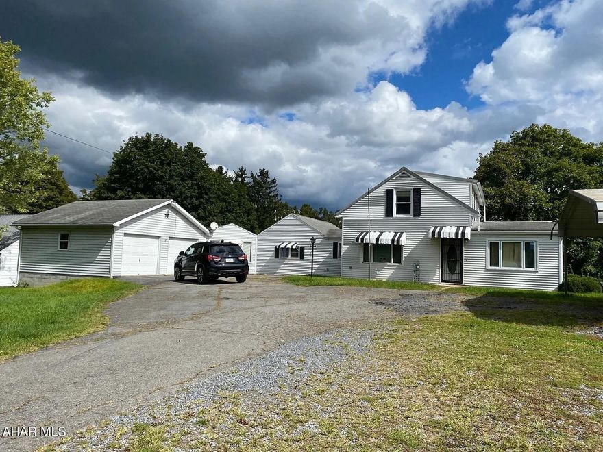 Come check out this home!   Just on the outskirts of beautiful, Historic Bedford, PA. Lots of room. make this your new home.