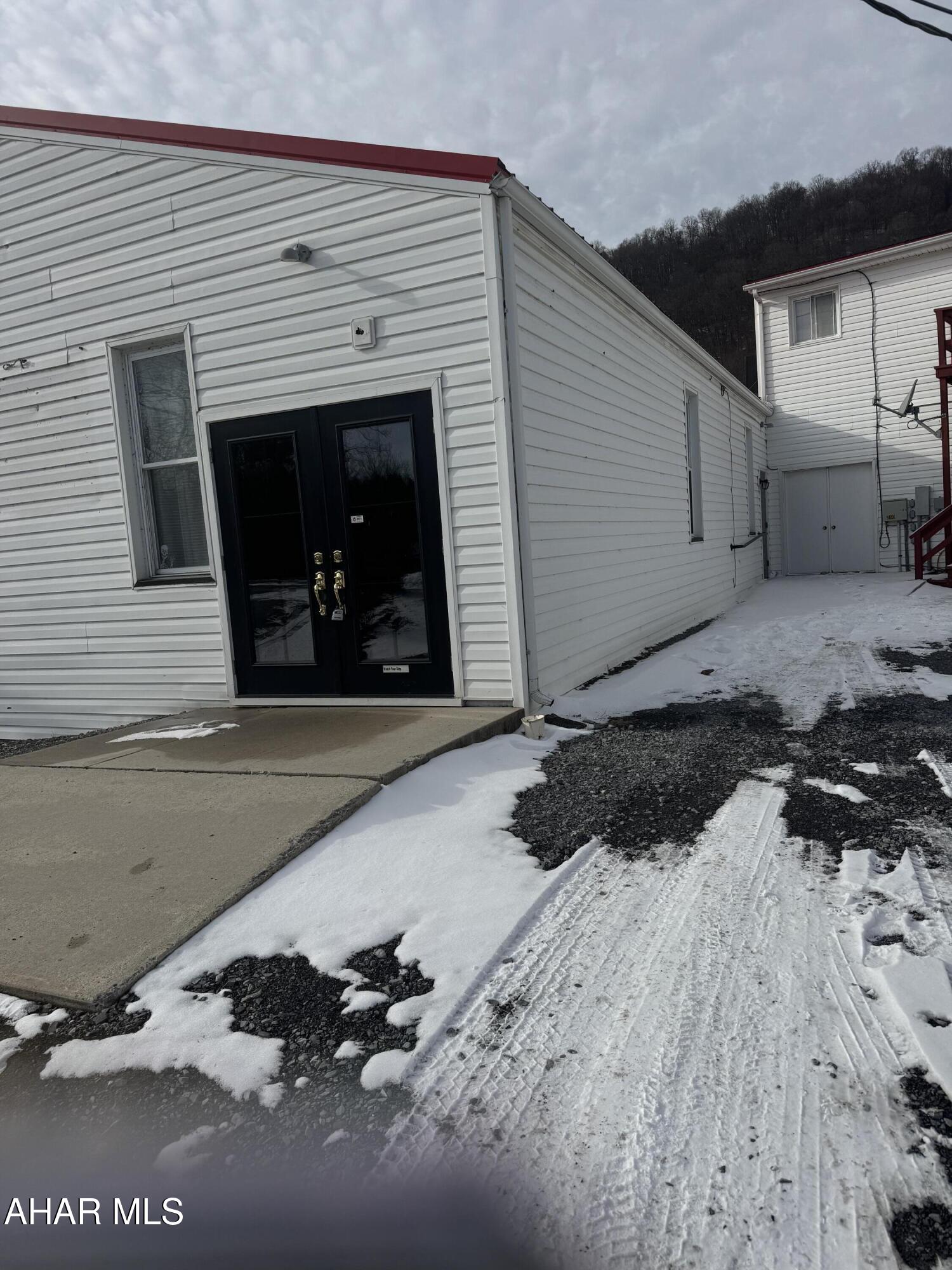 None - Commercial Lease