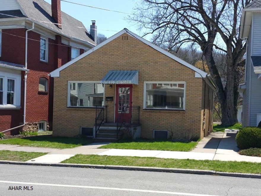 1 story, 2 bedroom brick home in nice residential neighborhood. Gas HA heat. Needs some TLC.