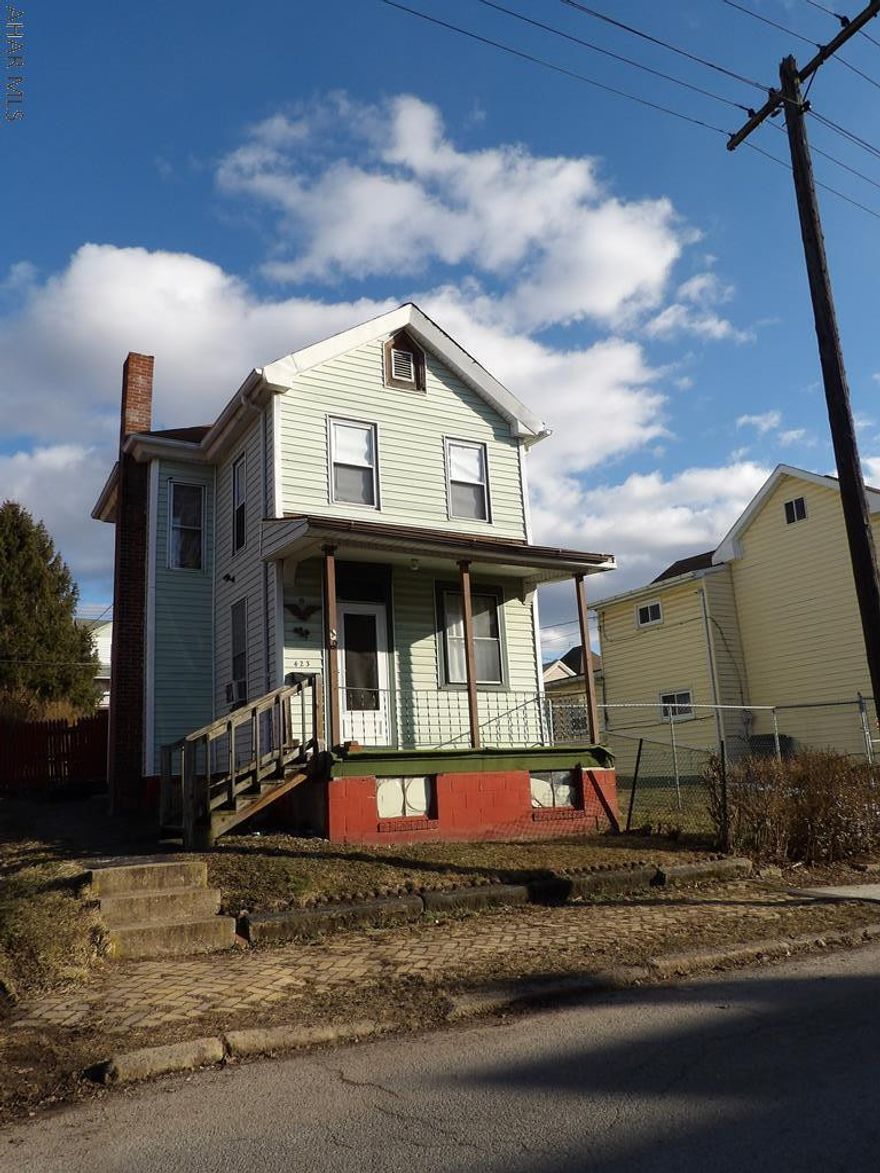 3 bedroom, 1 bath home with OFF street parking in the city! Move in and make this home your own or flip! Being sold AS IS. Interior photos were provided by and taken by Seller prior to tenant occupancy.