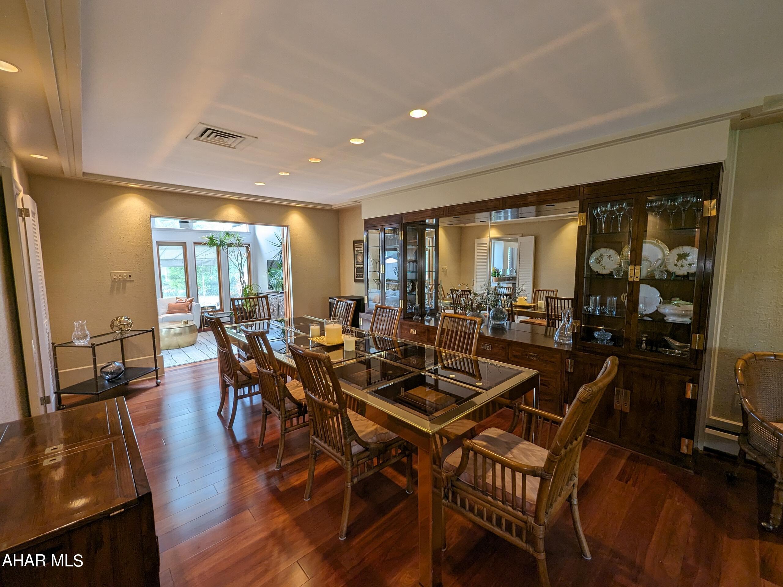 Baker Mansion - Residential