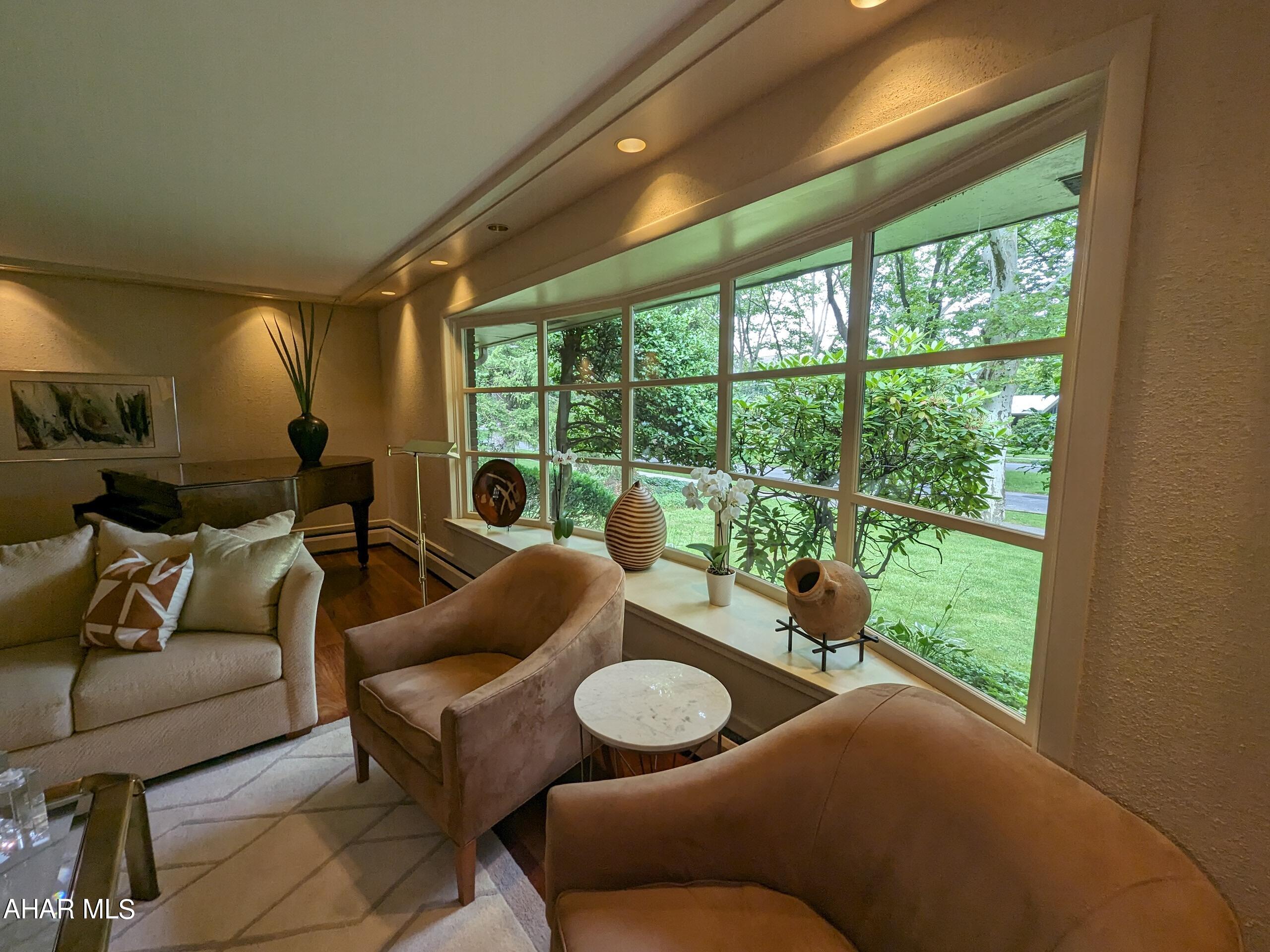 Baker Mansion - Residential