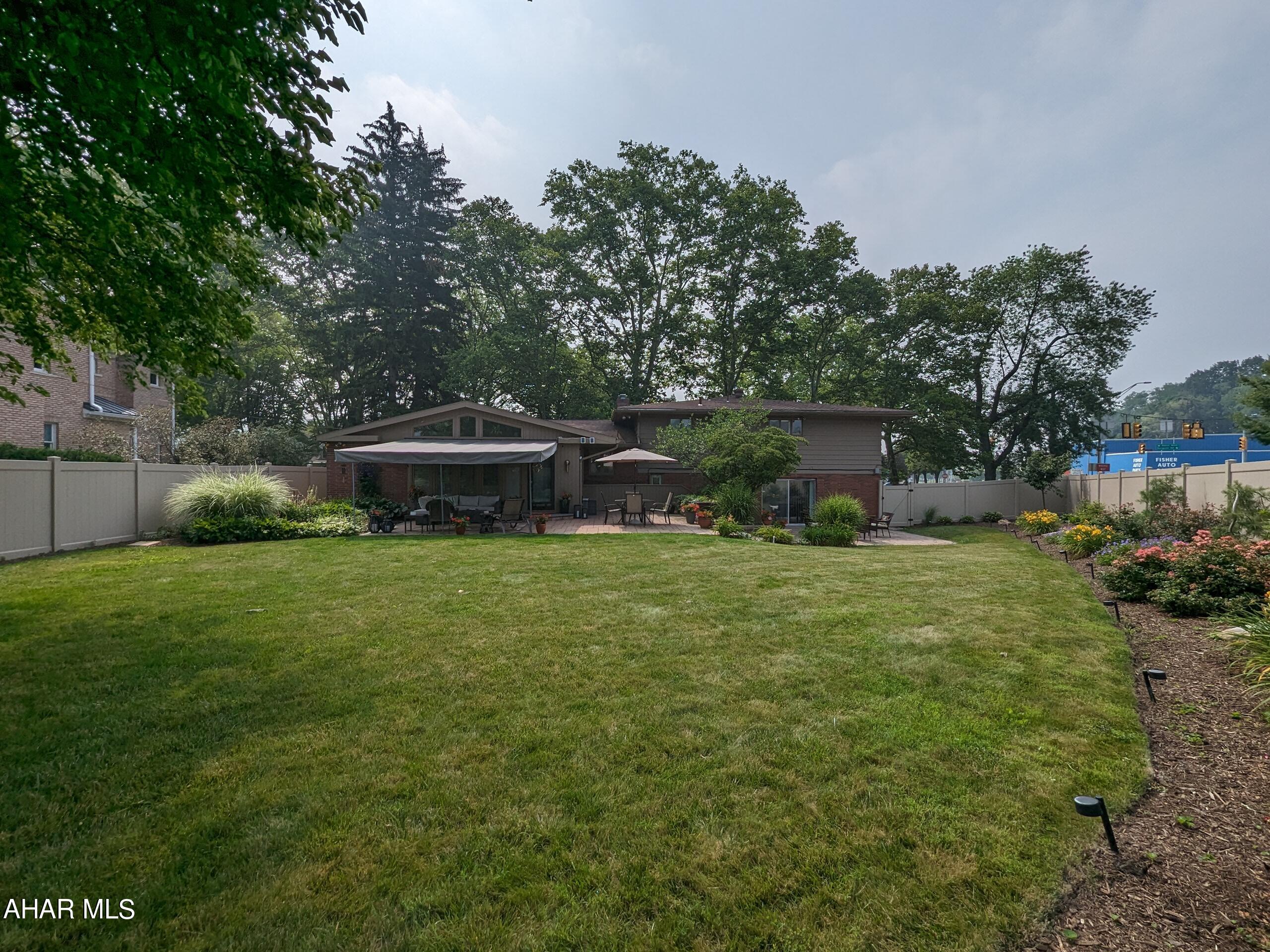 Baker Mansion - Residential