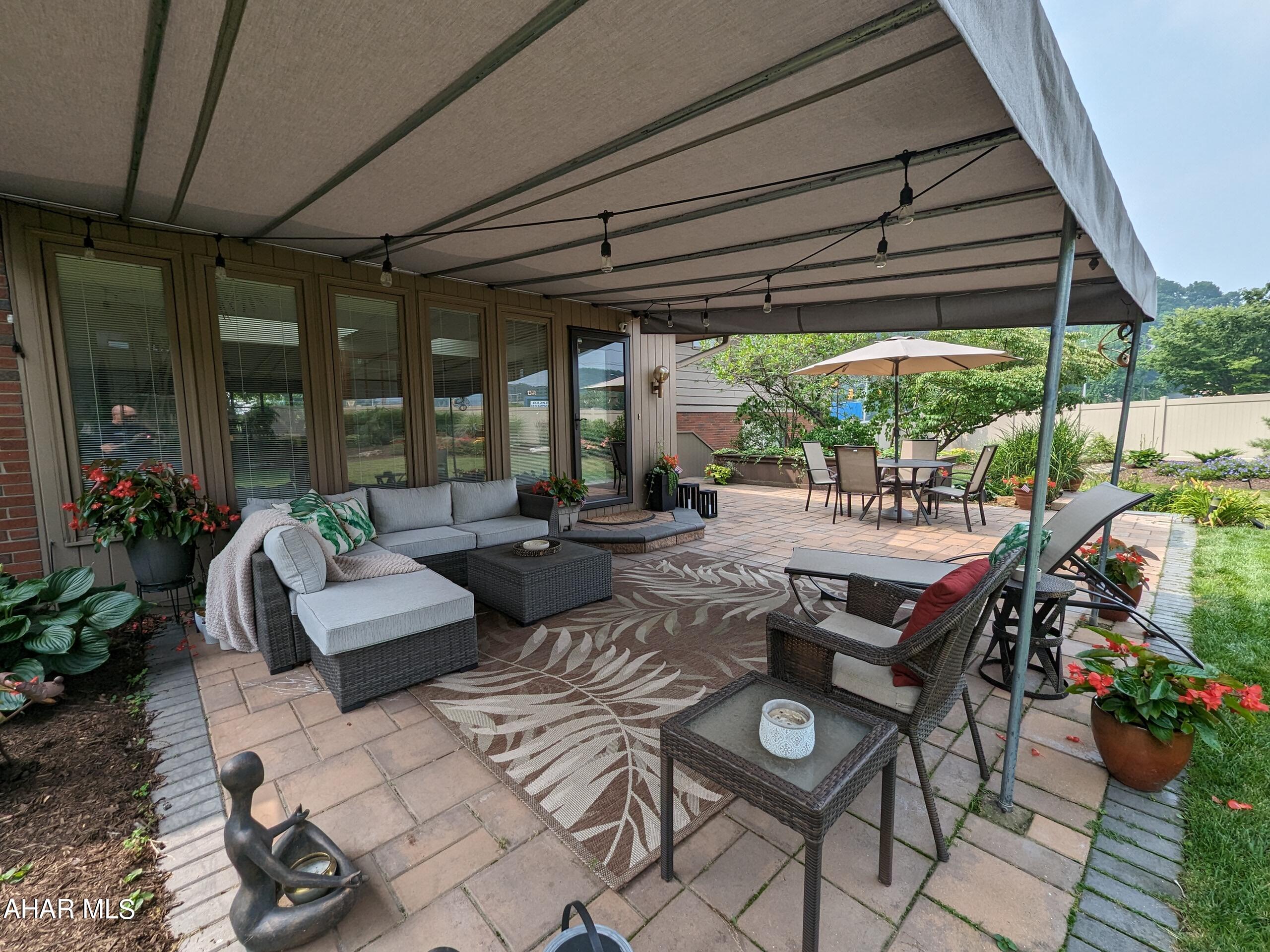 Baker Mansion - Residential