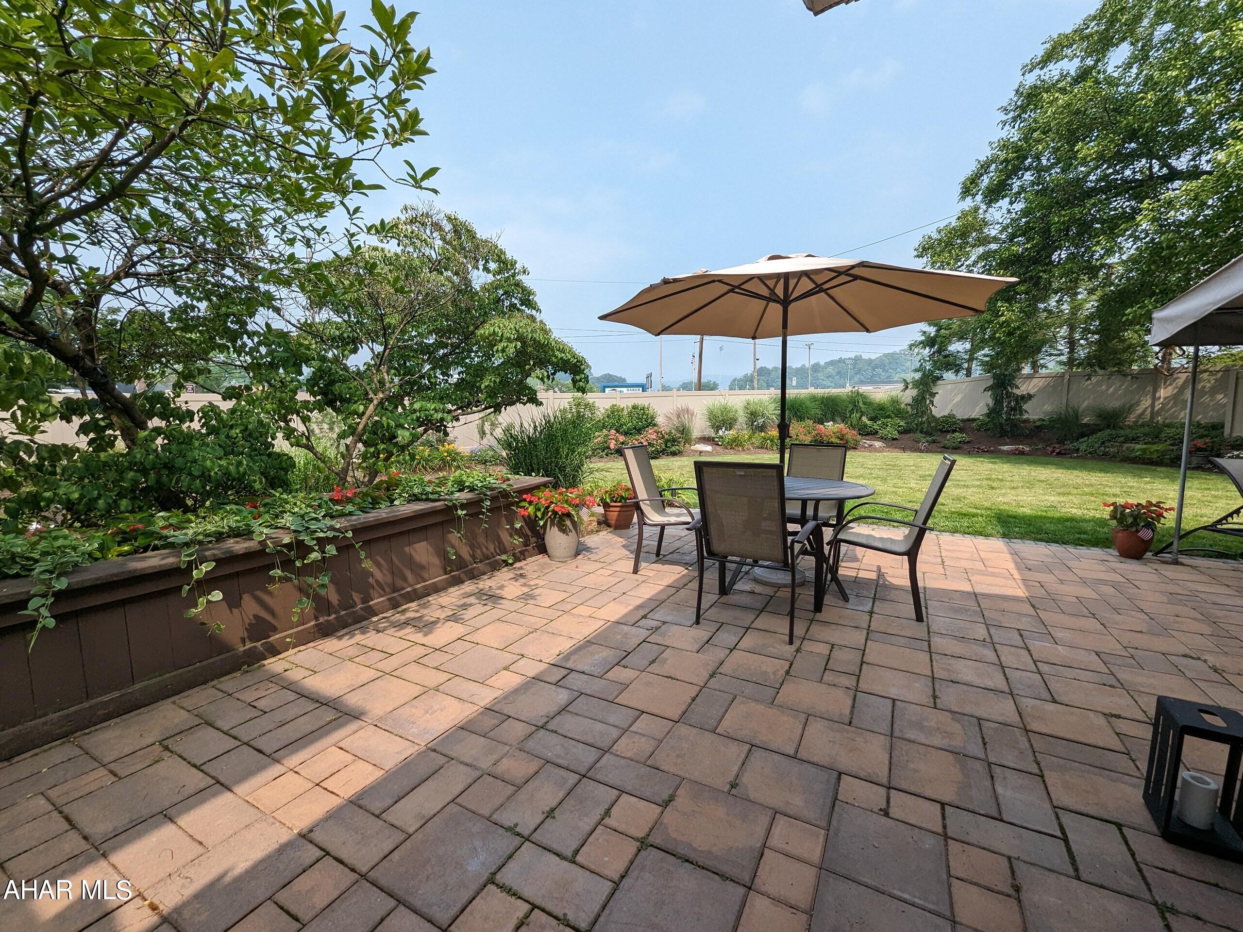 Baker Mansion - Residential