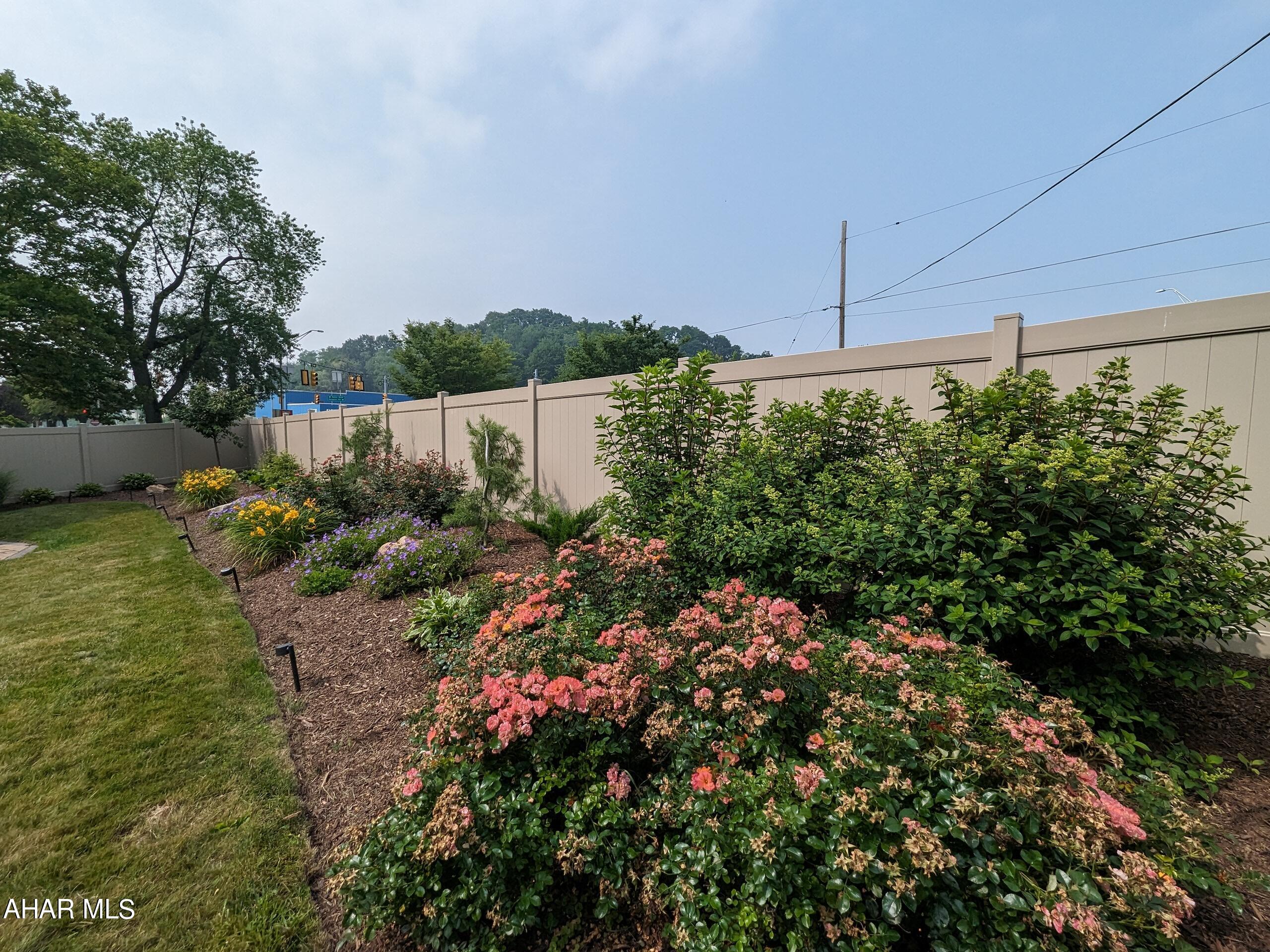 Baker Mansion - Residential