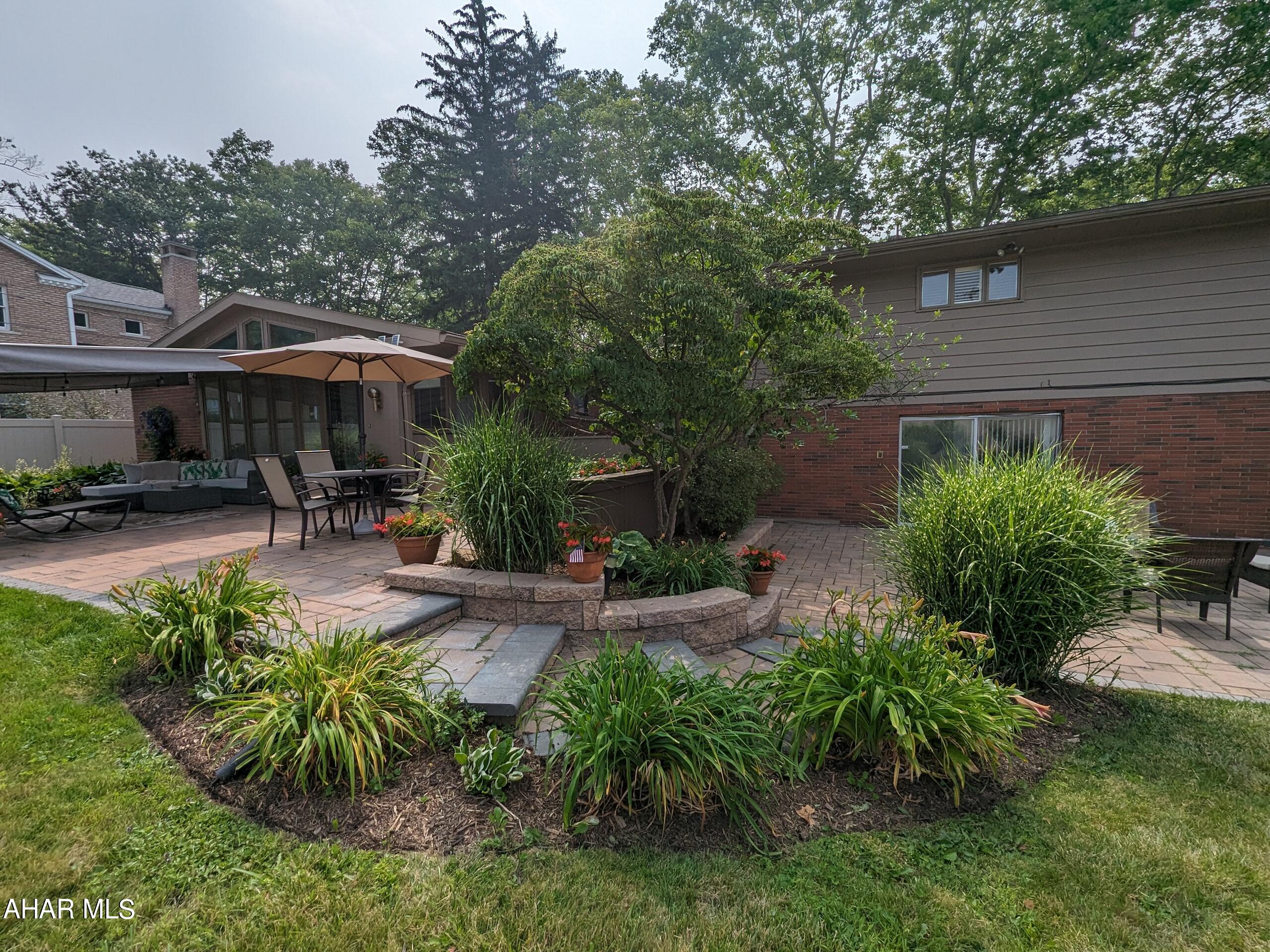 Baker Mansion - Residential