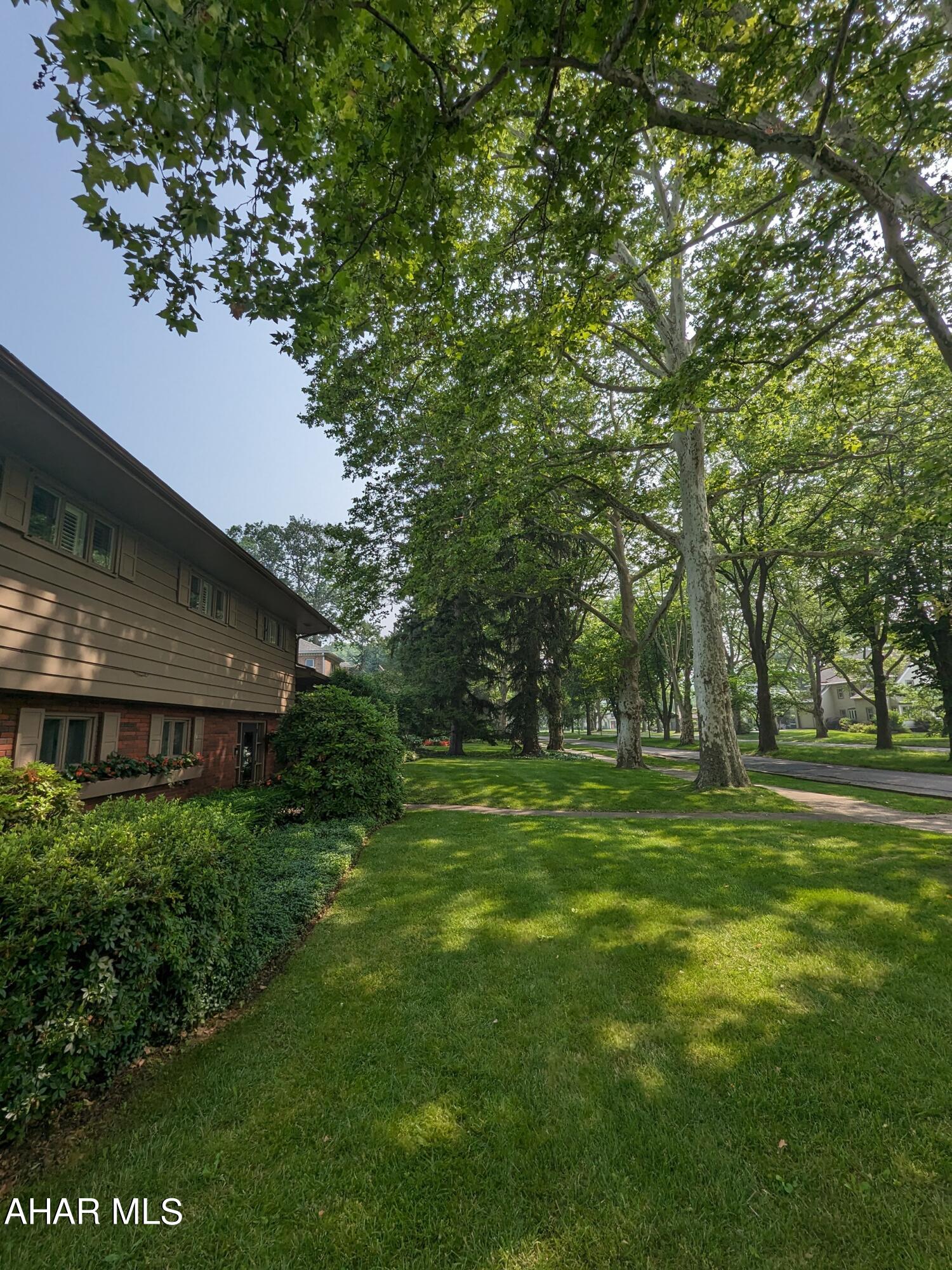 Baker Mansion - Residential