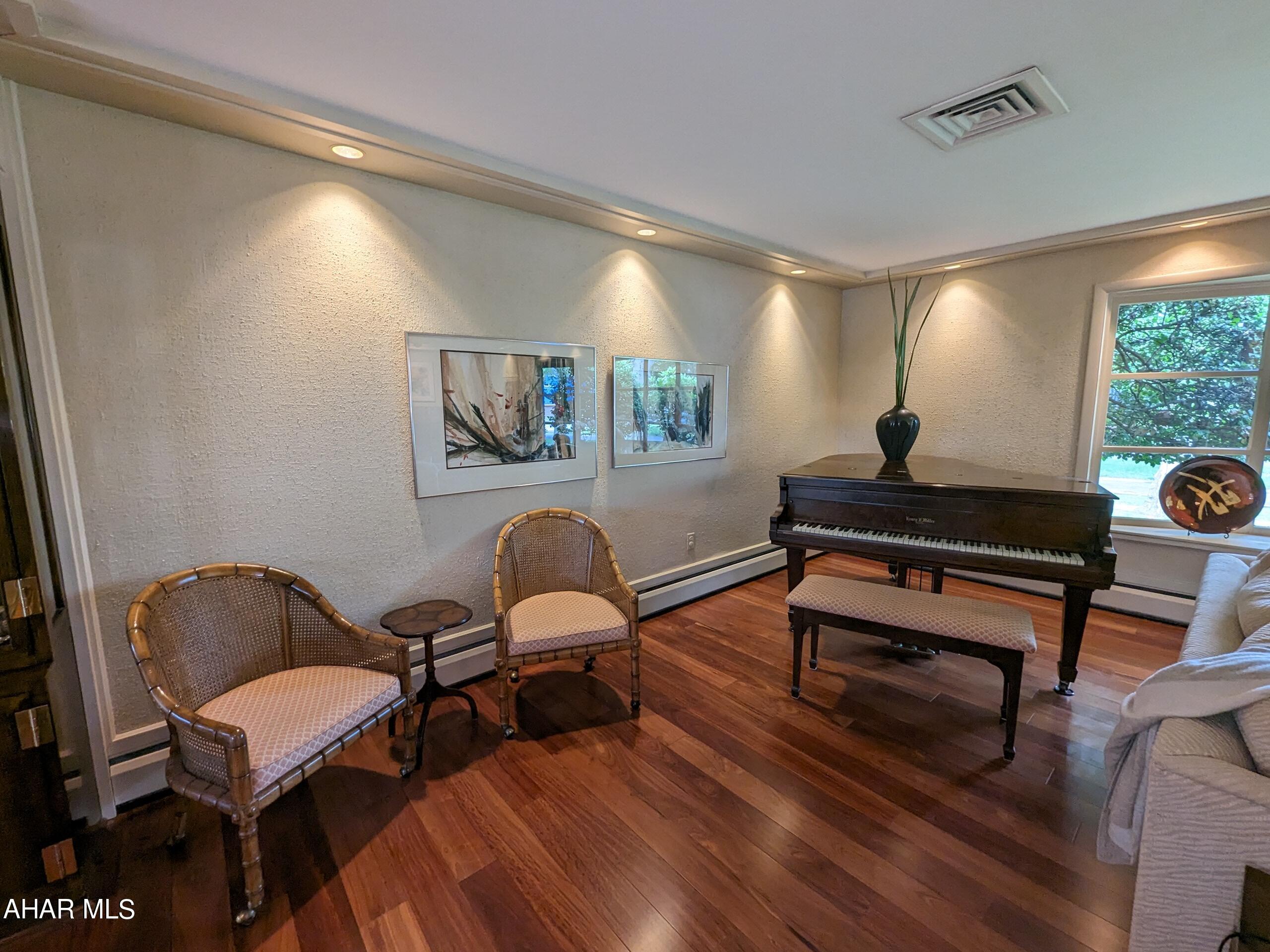 Baker Mansion - Residential