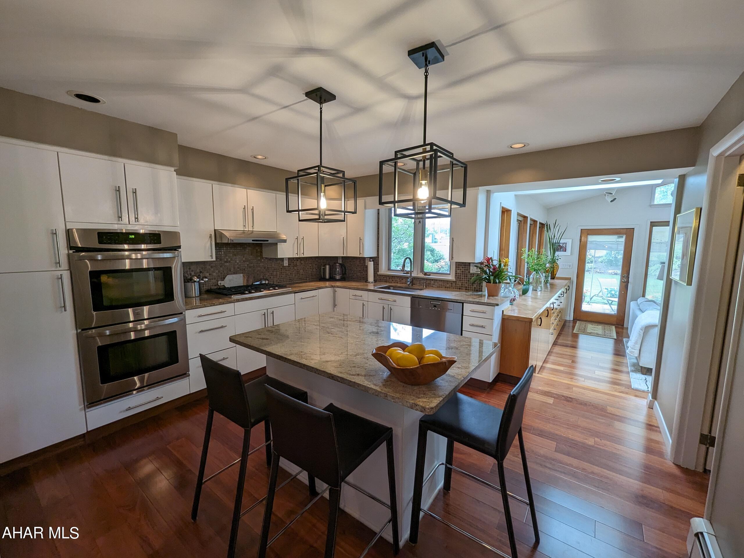 Baker Mansion - Residential