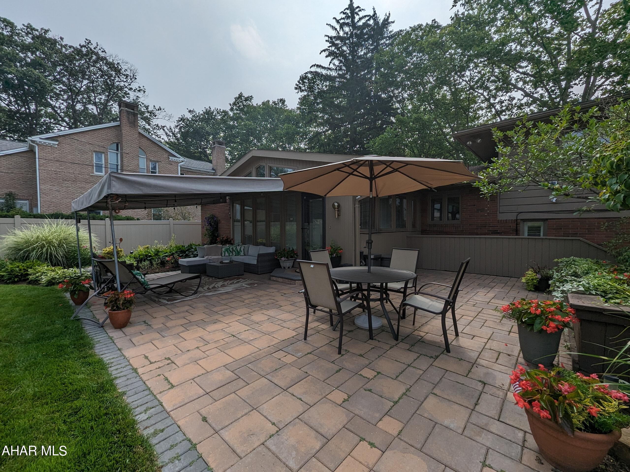 Baker Mansion - Residential