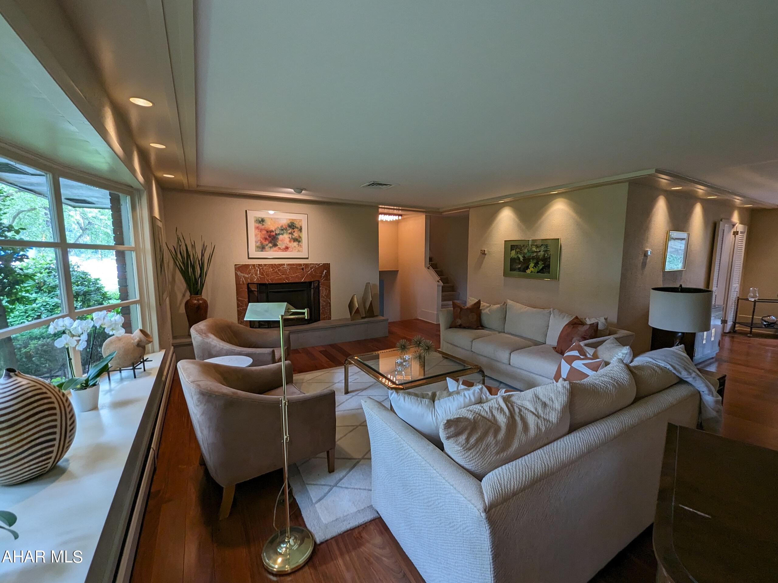 Baker Mansion - Residential