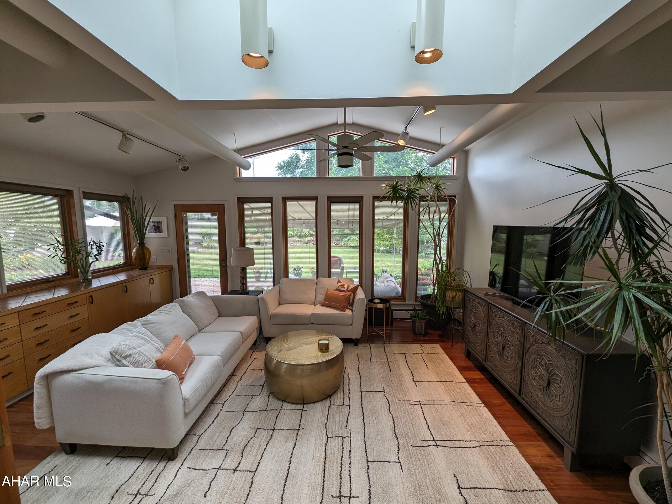 Baker Mansion - Residential