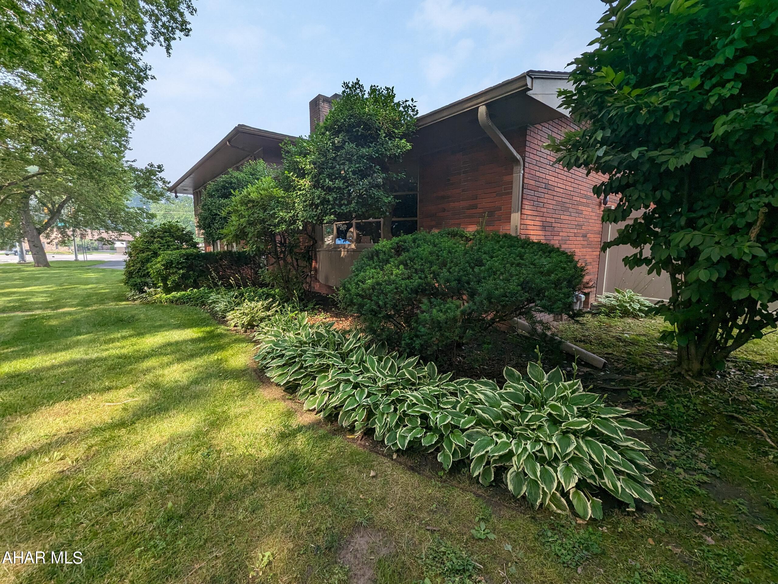 Baker Mansion - Residential