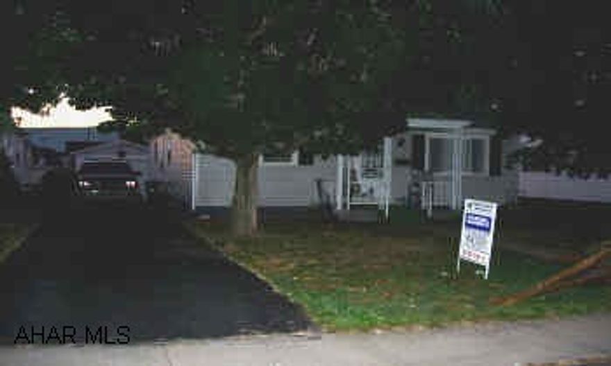 CUTE RANCHER ON DEADEND STREET. CENTRAL AIR. BATHROOM RECENTLY REDONE. LARGE LIVINGROOM W/ HARDWOOD FLOORS UNDER CARPET. ATTIC PULLDOWN STAIRS. ONE CAR DETACHED GARAGE. NEW GAS RANGE.