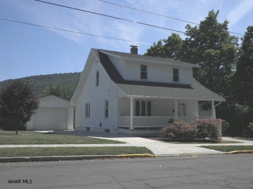 Very nice 3 BR/ 1.5-bath home w/ many updates. New Items(2012-2014): 40-Yr. Shingles; Sun/Florida Rm. w/ 1/2 Bath & Laundry; New carpet & vinyl (in foyer/liv./din./kitchen/hall/1 BR); New drywall/plumb./elect./insulation/oak trim installed in some areas. Ornate oak trim & open oak stairway w/unique diamond window. Extras: Oak kitchen w/ pass-thru; main-level laundry; cedar-lined closets; insulated/heated garage w/running water; concrete drive; 200 amp serv. Cozy home w/ good natural lighting. Almost maintenance-free exterior!  Excellent landscaping w/water feature, patio & lovely plantings. Excellent street appeal. 3/2009 Allan Diehl Survey.   SF is approximate. 100% Money Back Guarantee offered - Restrictions Apply.