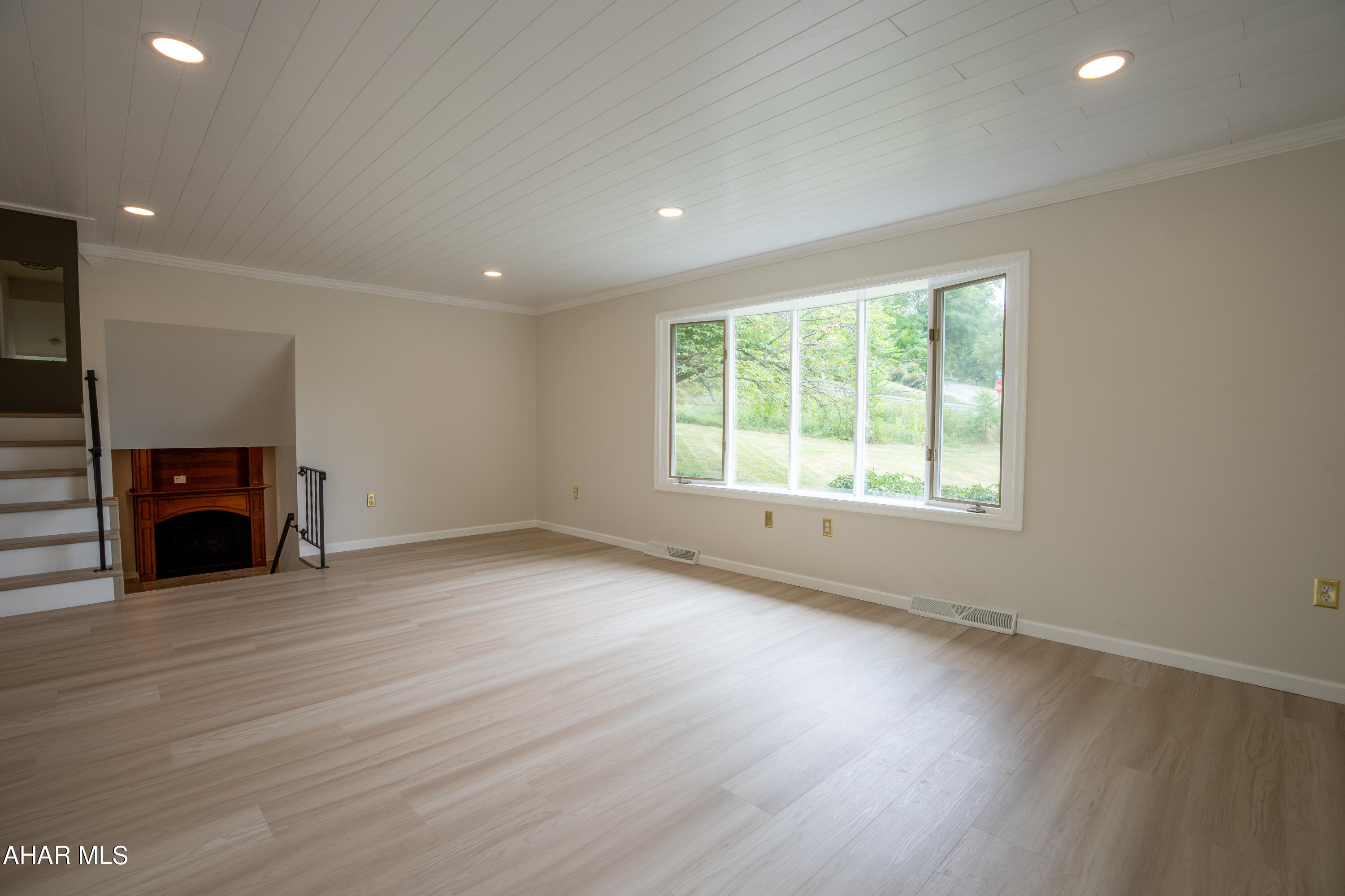 Rolling Hills - Residential