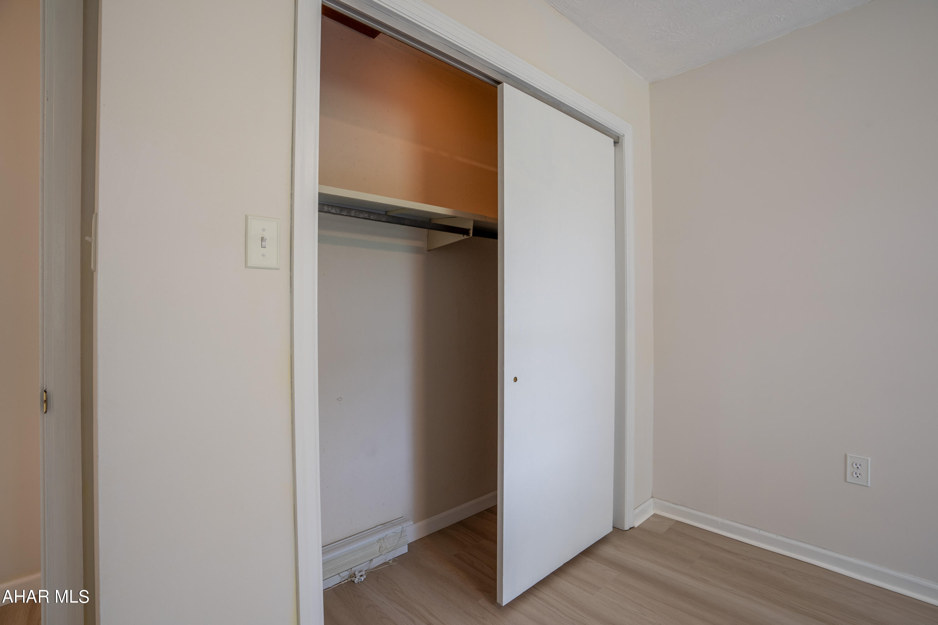 Rolling Hills - Residential