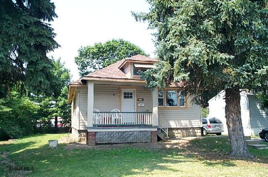 New roof, windows, furnace, kitchen, master bedroom and bath. A major renovation almost complete.