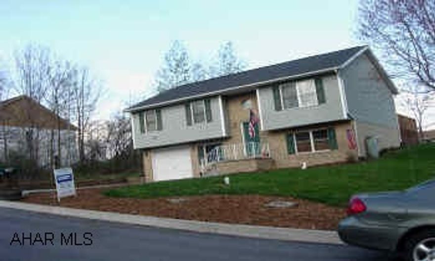 BI-LEVEL LG FAMILY ROOM/FIREPLACE LG LOT WITH ABOVE GROUND POOL. POSSIBLE DELAYED POSSESSION.