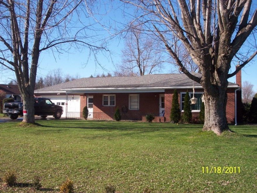 Well built 2 bedroom brich ranch on 0.3 acres.