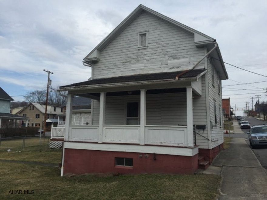 Two bedroom, 1 full bath home in Saxton Borough. Would make a great full-time residence, weekend getaway, or rental home. Nice hardwood floors. Easy commute to Raystown Lake. Includes an extra lot. Possible owner financing available with down payment.