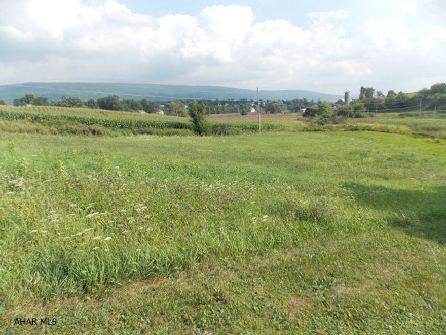 Great building lot in a lovely development in Woodbury. Spring Ridge Estates sit in Woodbury right off of Frosty Hollow Road. There is public sewer but buyer will need to drill a well. The views are free and if you are looking for peace and quiet this is the place for you. Your back deck will look at the mountians. There are actually 2 lots but only 1 can be built on, the other is wet lands. This gives you 1.37 acres.