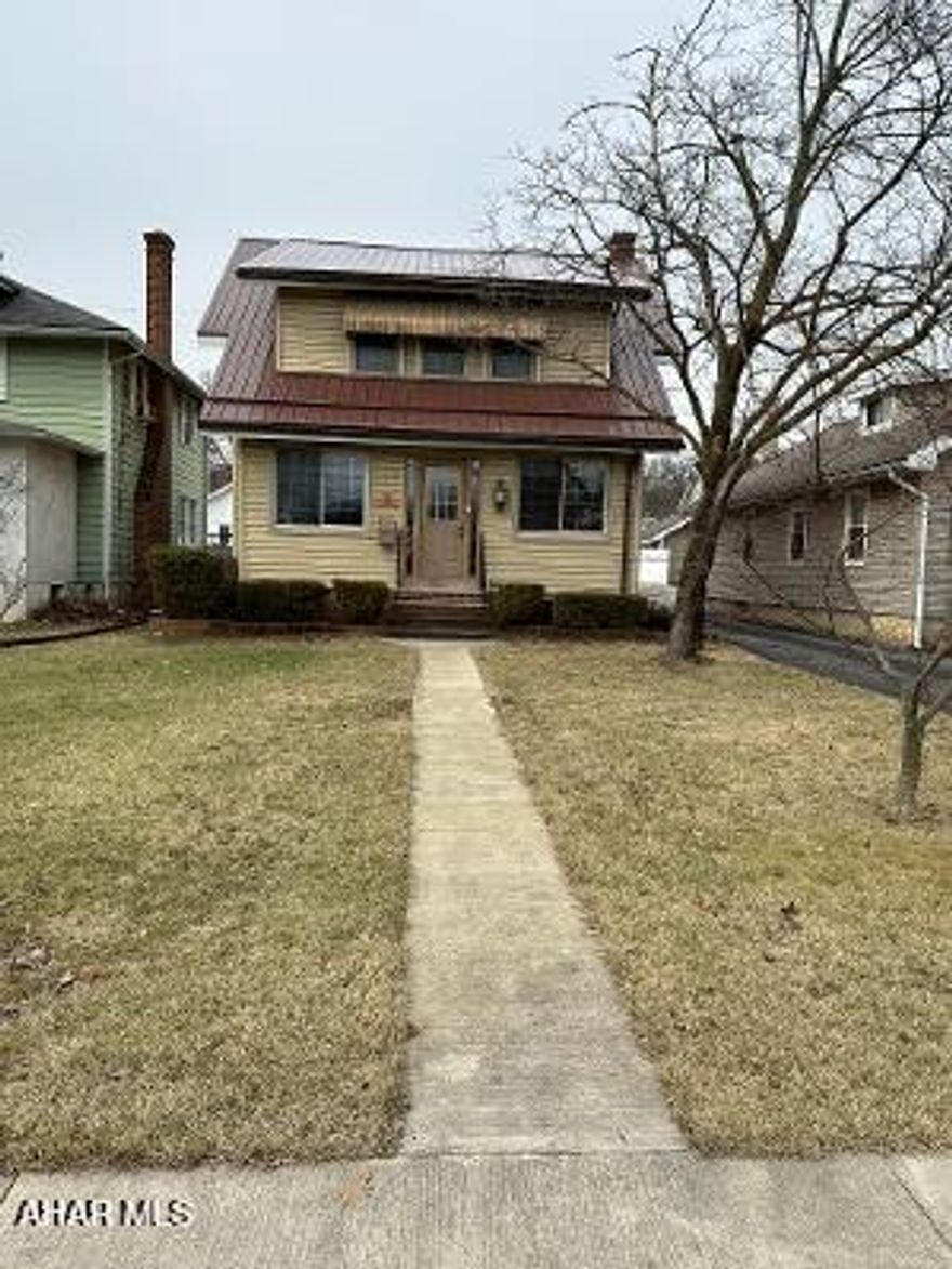 1 full bath on second floor. 3/4 bath in basement. 1 car garage. Shared driveway.
Stove, refrig, dishwasher, microwave, garbage disposal, washer & dryer