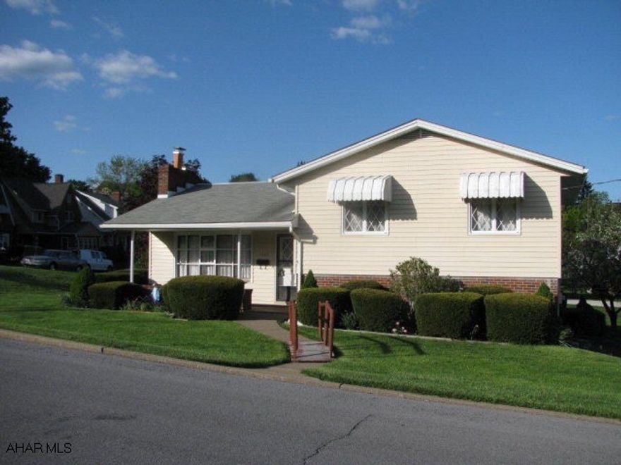 Inviting Fairview- multi-level , Brick/vinyl home. Living room w/ fireplace, EIK. w/ appliances, 3 BR., 1.5 baths, Family room, 1 car garage, central air, hardwood floors, appliances included