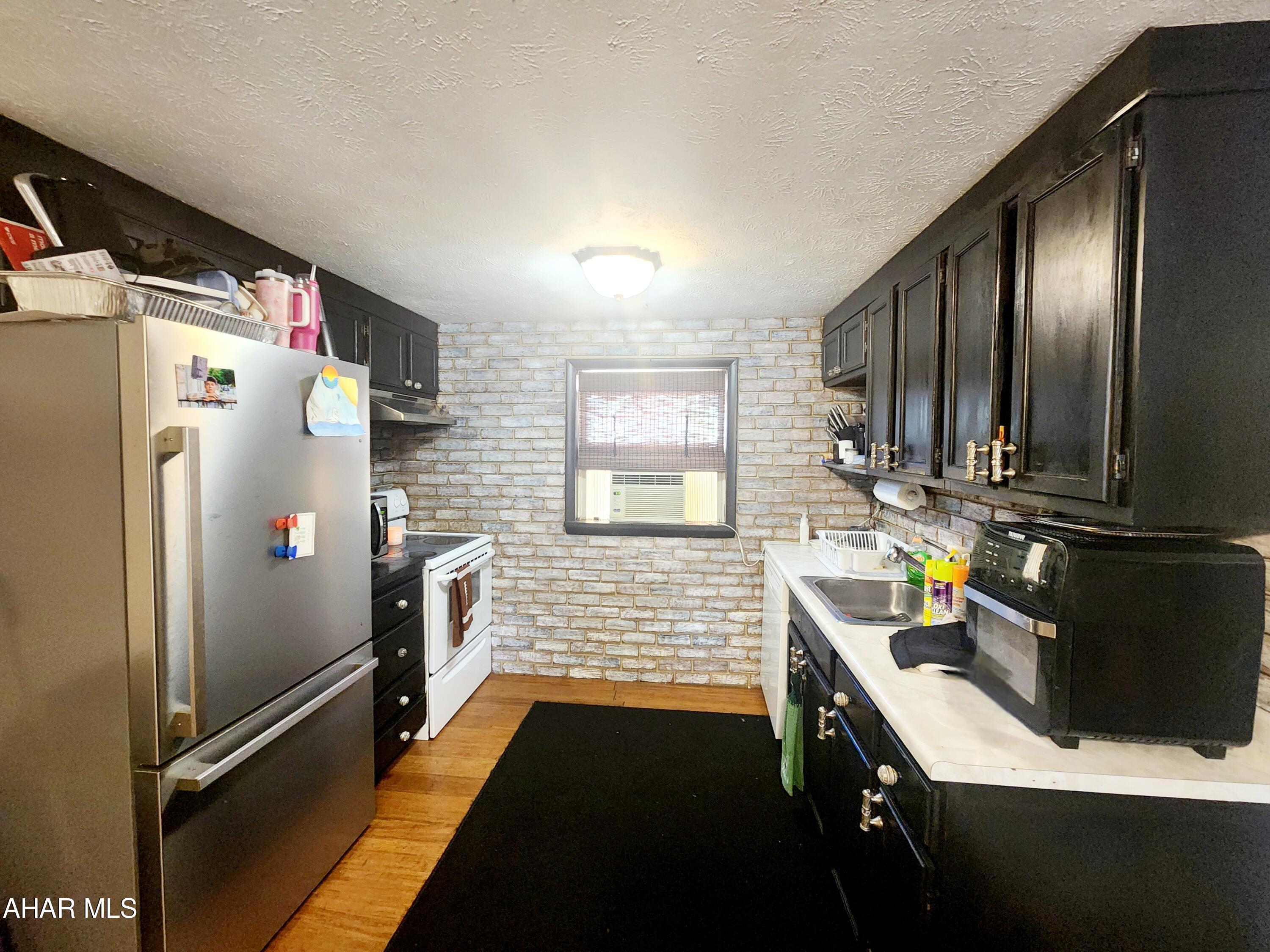 Maple Hollow - Residential