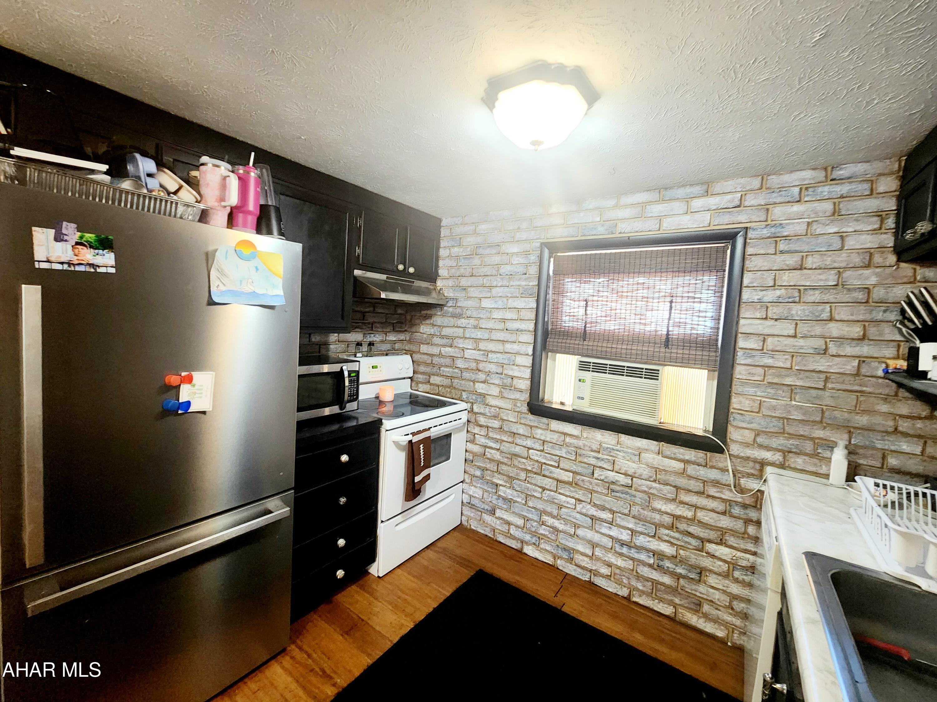 Maple Hollow - Residential