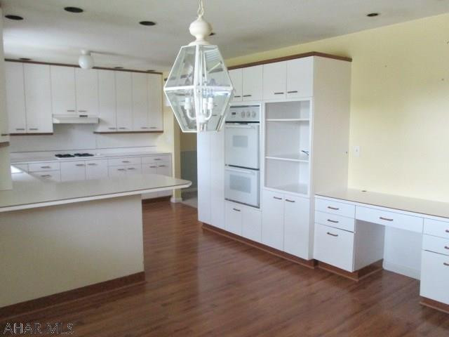 Holiday Manor - Residential