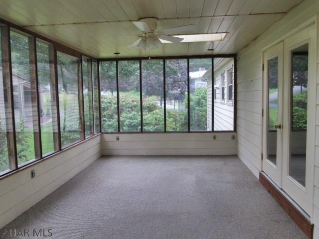 Holiday Manor - Residential