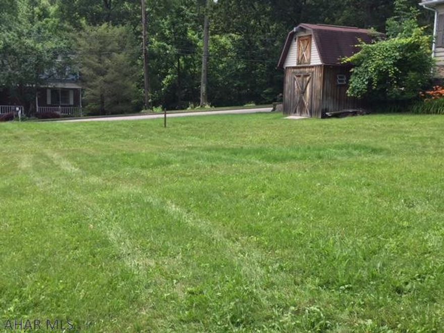 Why buy used when you can build new! This double corner lot has access to all utilities om site.  Nothing to do but start building your dream home. Take a look at this wonderful location.  You will feel like you are in the country yet you are close to everything you need.  SELLER SAYS MAKE AN OFFER!