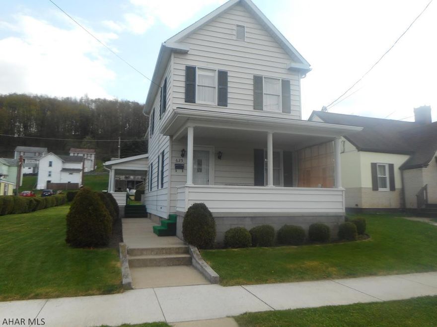 Well maintained family home on a level lot. Same owner for over 49 years! Nice remodeled kitchen, formal dining room and living room. Front and side covered porches. Rear off street parking.  Great home for the $$.