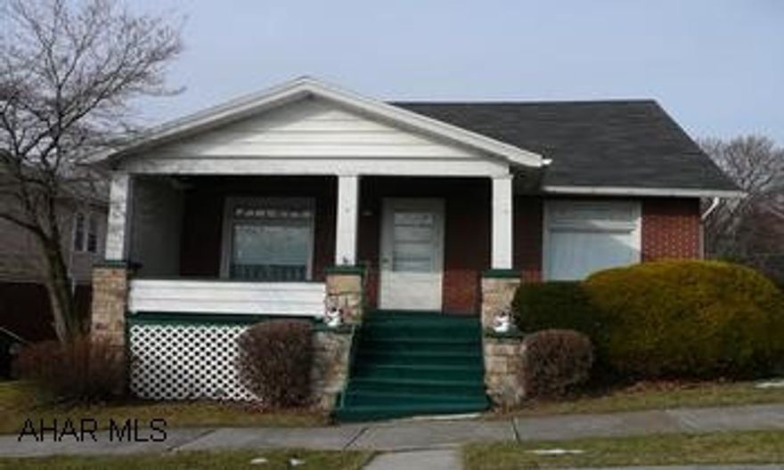 BRICK HOME OFFERS 4 BR(2BR ON 2ND LEVEL NEEDS SOME WORK), DOUBLE LOT IS FENCED.  2 CAR CARPORT. HOME WARRANTY. CALL CRYSTAL 931-2470.