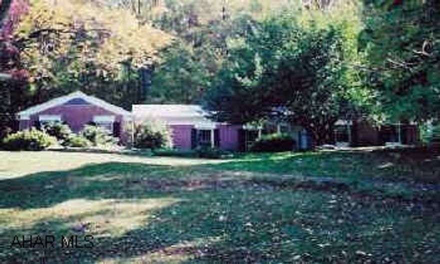 4 Bedroom ranch on 2.58
