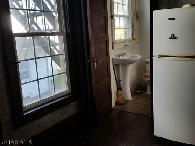 Unknown - Commercial Sale