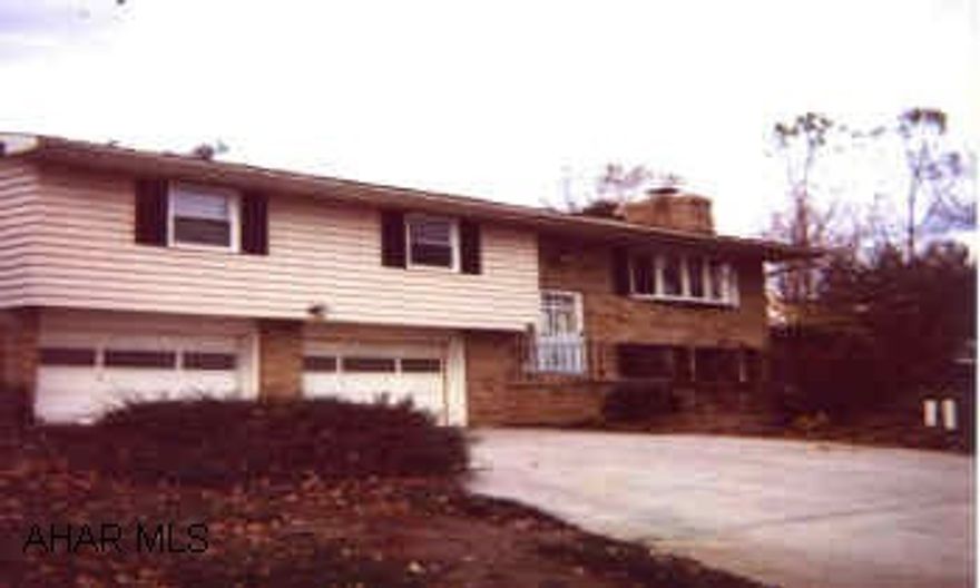 PRIVATE BACK YARD WITH PRIVATE IN GROUND POOL.  LARGE ROOMS, FAMILY ROOM WITH WOODBURNER, NEWER WINDOWS, ROOF 1 YEAR OLD, SELLER WOULD MAKE AN ALLOWANCE TO REPLACE GREEN CARPET.