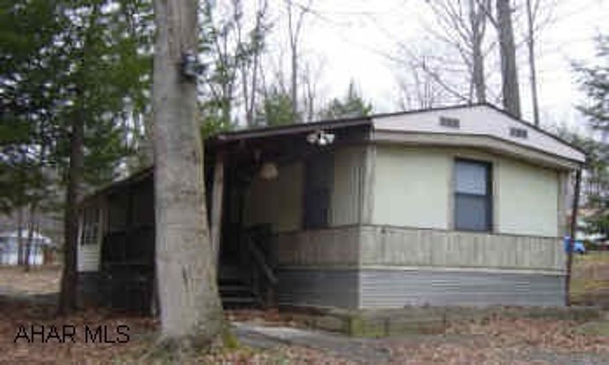 Property marketed "As Is."  Up for Auction. Property marketed "As Is"  Directions:  Glendale year round first right, right again on VIsta View. 1989 Atlantic mobile home.  Up for Auction.