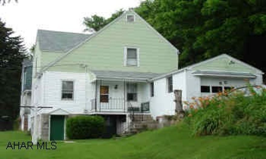 Two story, 2 BR, 1 BA house in Williamsburg. Oil F/A heat, 3 window A/C units, all appliances included. Attached one car garage.  Two story, 2 BR, 1 BA house in Williamsburg. Oil F/A heat, 3 window A/C units, all appliances included. Attached one car garage.