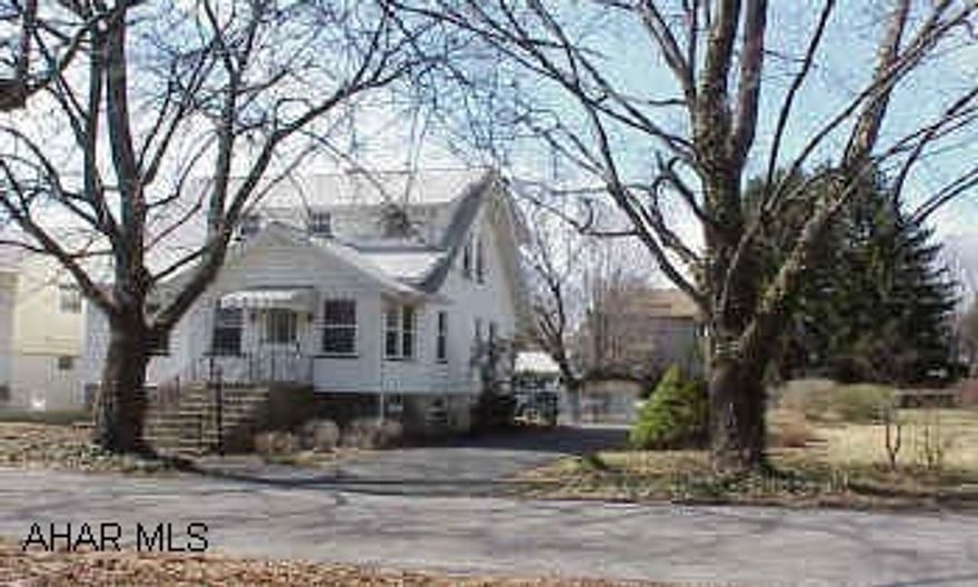 Completely Redone.  New floor plan 2nd floor.  New ceramic bath.   2nd floor looks like a brand new house.  New kitchen with laminate floor & new carpets.  1st floor den.  Completely Redone.  New floor plan 2nd floor.  New ceramic bath.   2nd floor looks like a brand new house.  New kitchen with laminate floor & new carpets.  1st floor den.