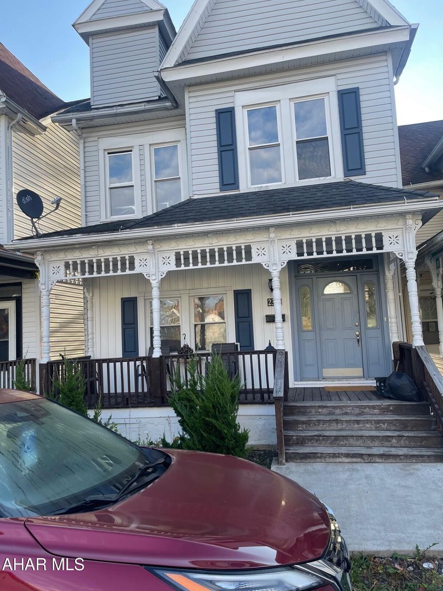 Cute 3 bedroom 2 Story home on a quiet street. Lovely entry with beautiful high ceilings throughout. Full unfinished basement and attic. Updated and ready for its new owner to put their own touches on it.
Seller is motivated! Bring an offer!